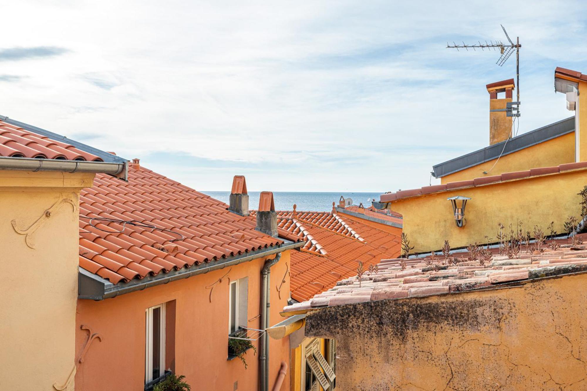 Le Bougainvillier Menton Vieille Ville Luaran gambar